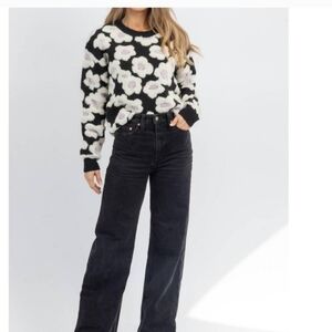 Floral Sweater Black White Lavender‎ Flower Print Pullover Knit Top SIZE LARGE